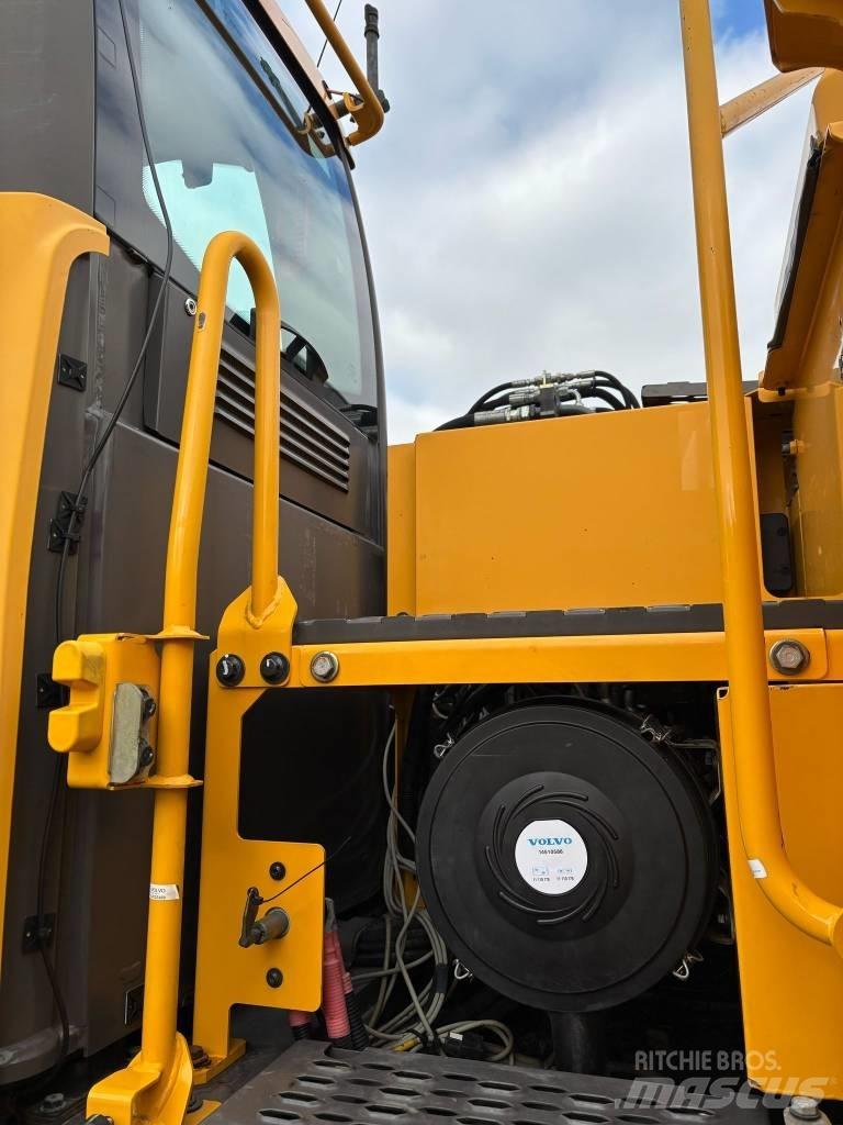 Volvo EW 180 D Колесни екскаватори