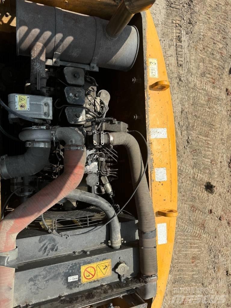 Hyundai R150W-9 Колесни екскаватори