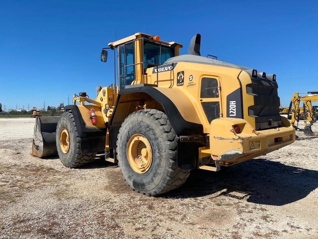Volvo L 220 H Колесни товарачи