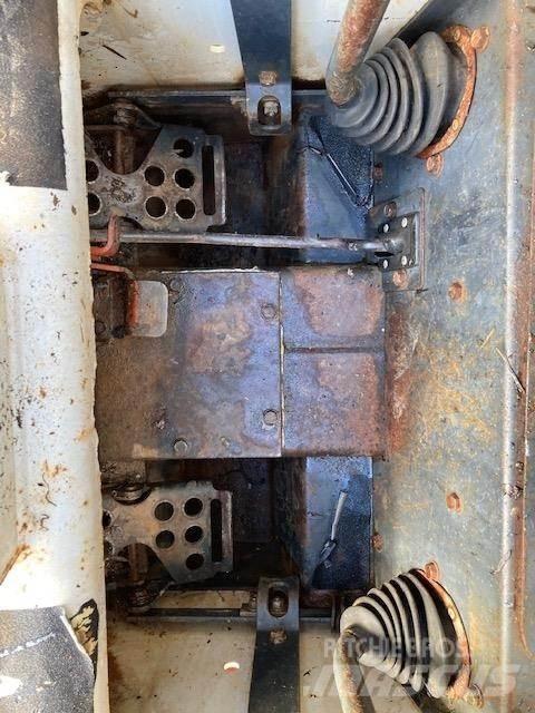 Bobcat 7753 Мини товарачи
