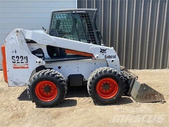 Bobcat S220 Мини товарачи
