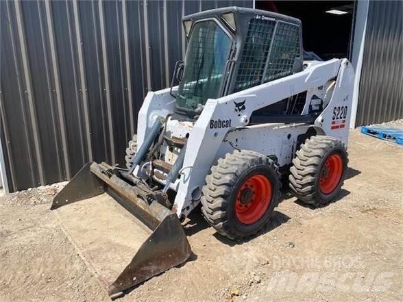 Bobcat S220 Мини товарачи

