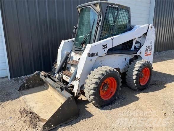 Bobcat S220 Мини товарачи
