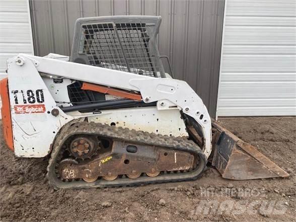 Bobcat T180 Мини товарачи
