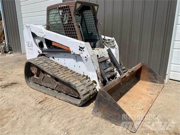Bobcat T250 Мини товарачи
