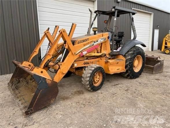 CASE 570M XT Колесни товарачи