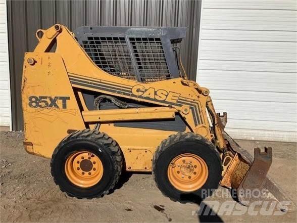 CASE 85XT Мини товарачи
