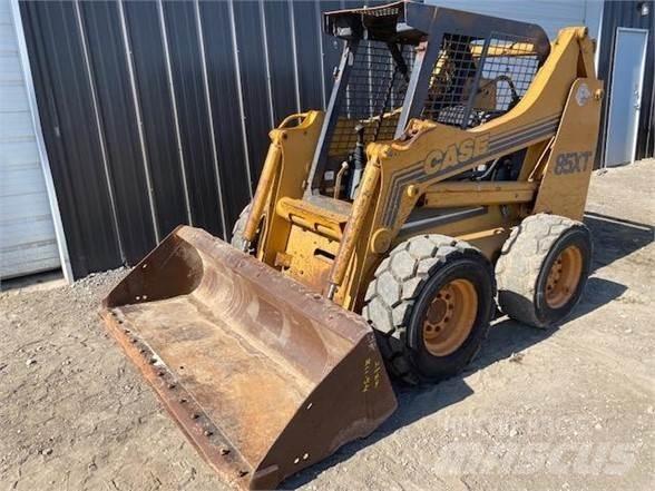 CASE 85XT Мини товарачи
