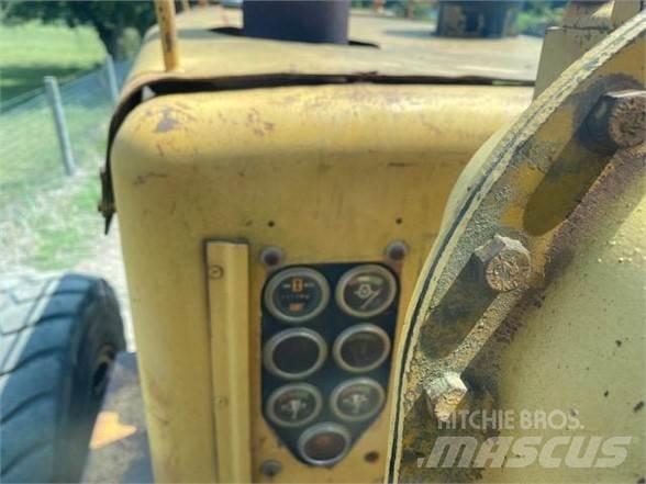 CAT 16G Грейдери