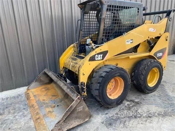 CAT 232B2 Мини товарачи
