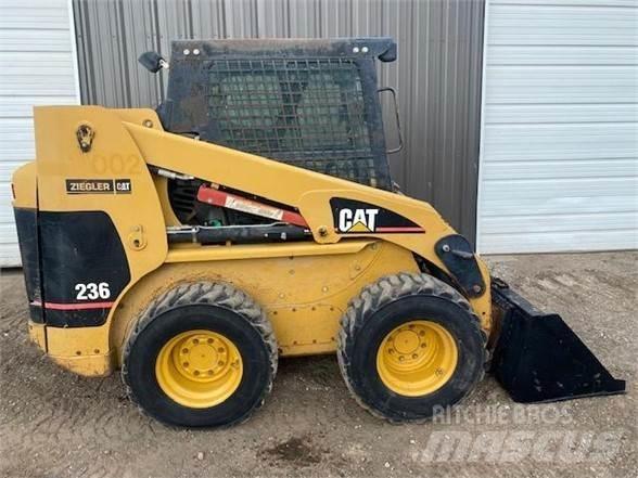 CAT 236 Мини товарачи
