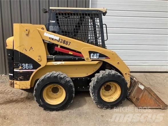CAT 236B Мини товарачи
