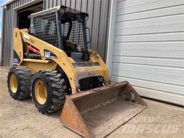 CAT 236B Мини товарачи
