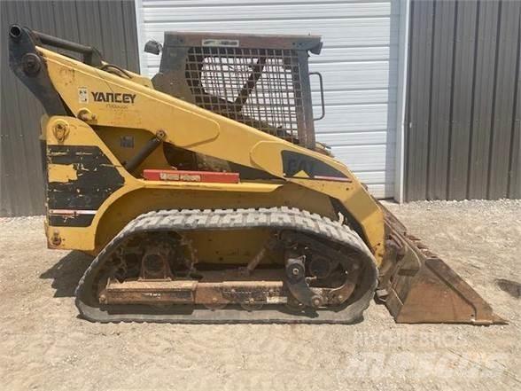 CAT 252 Мини товарачи
