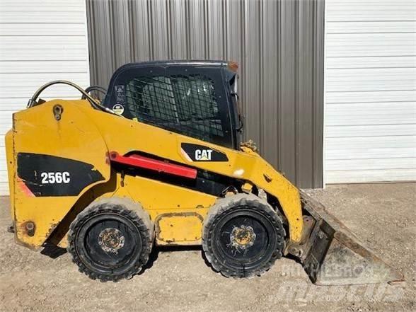 CAT 256C Мини товарачи
