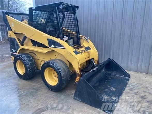 CAT 262 Мини товарачи
