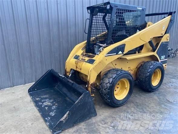CAT 262 Мини товарачи
