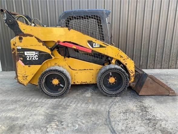 CAT 272C Мини товарачи
