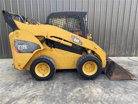 CAT 272C Мини товарачи
