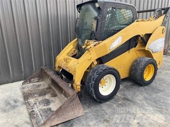CAT 272C Мини товарачи
