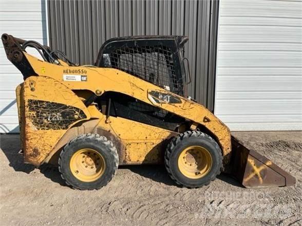 CAT 272C Мини товарачи
