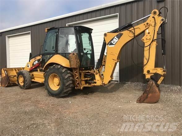 CAT 420E Товарач със заден ексватор