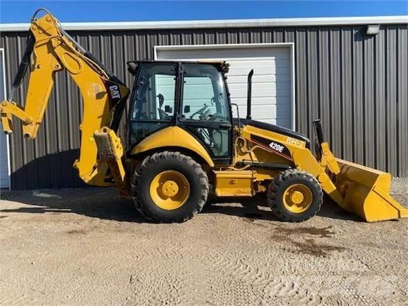 CAT 420E Товарач със заден ексватор