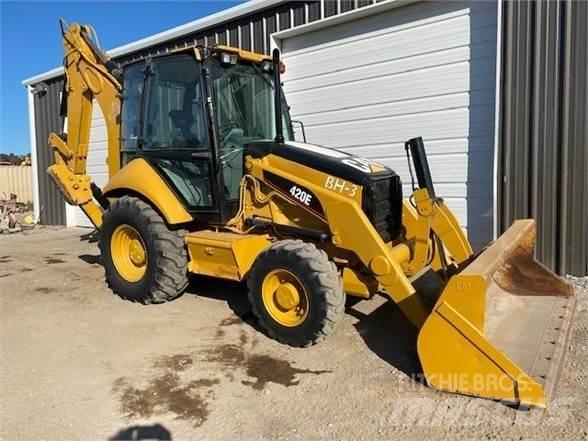 CAT 420E Товарач със заден ексватор
