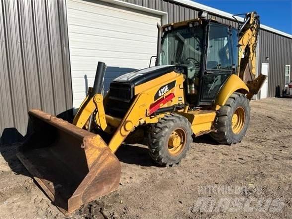 CAT 420E Товарач със заден ексватор