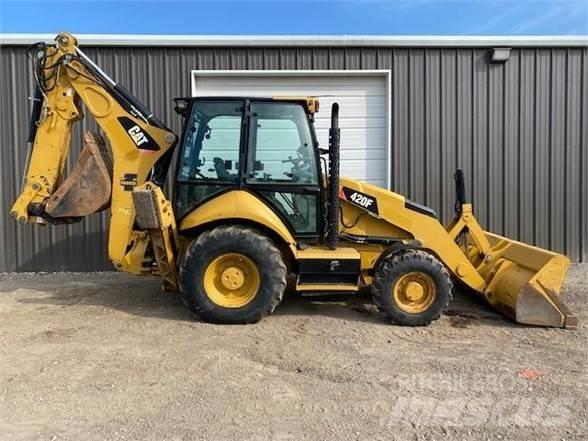 CAT 420F Товарач със заден ексватор