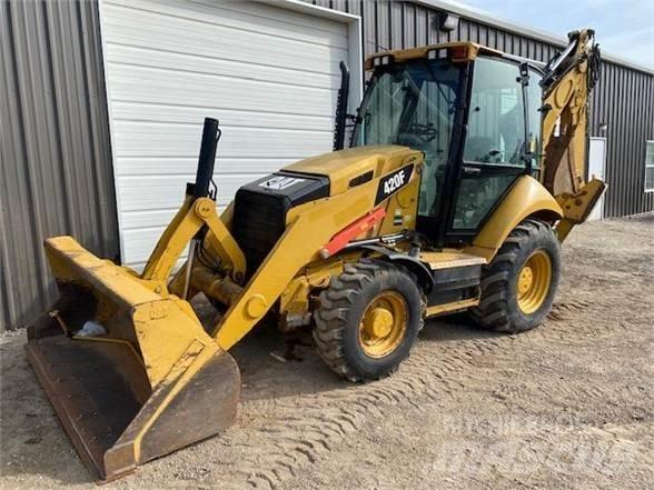 CAT 420F Товарач със заден ексватор