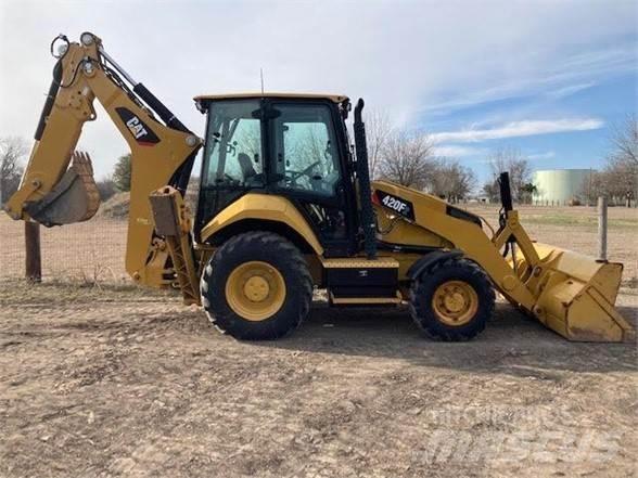 CAT 420F2 Товарач със заден ексватор