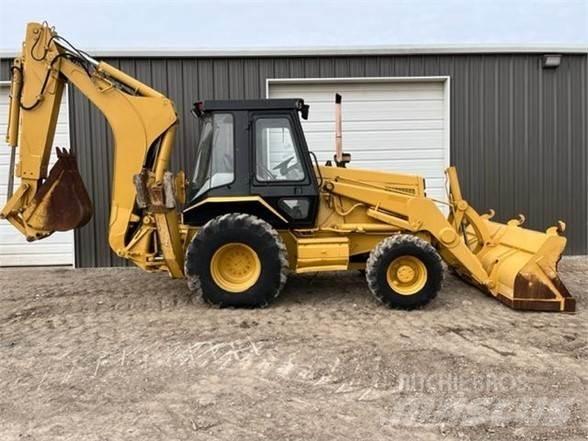 CAT 446B Товарач със заден ексватор