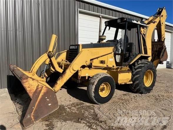 CAT 446B Товарач със заден ексватор