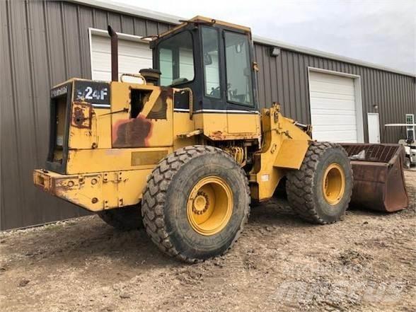 CAT 924F Колесни товарачи