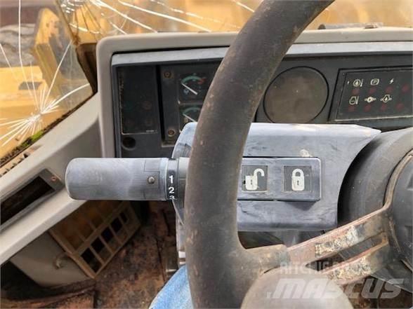 CAT 924F Колесни товарачи