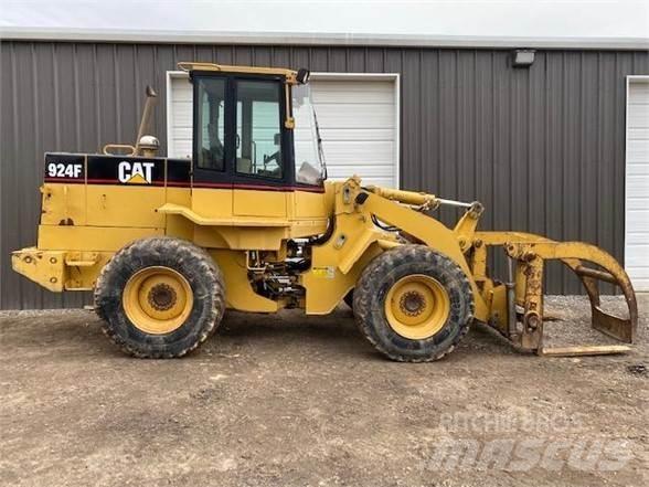 CAT 924F Колесни товарачи