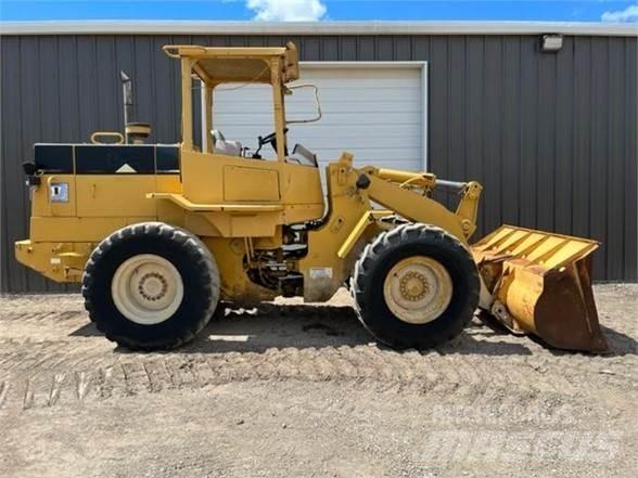 CAT 924F Колесни товарачи