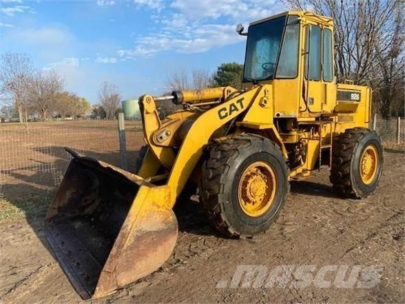 CAT 926 Колесни товарачи