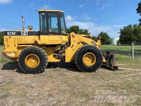 CAT 928F Колесни товарачи