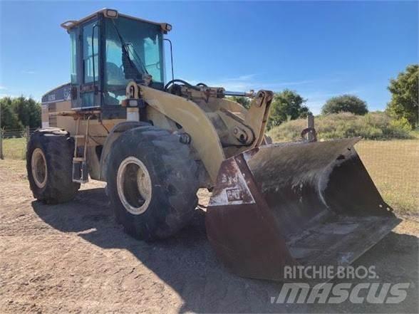 CAT 928G Колесни товарачи