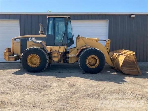 CAT 962G Колесни товарачи