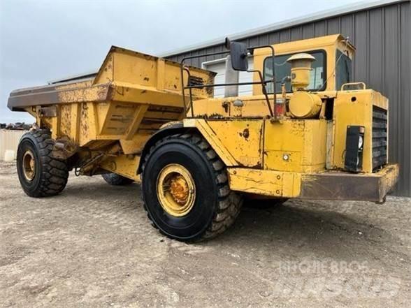 CAT D25C Дъмпери/моторни превозни средства