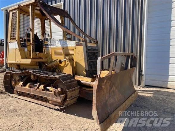 CAT D3C Верижни булдозери

