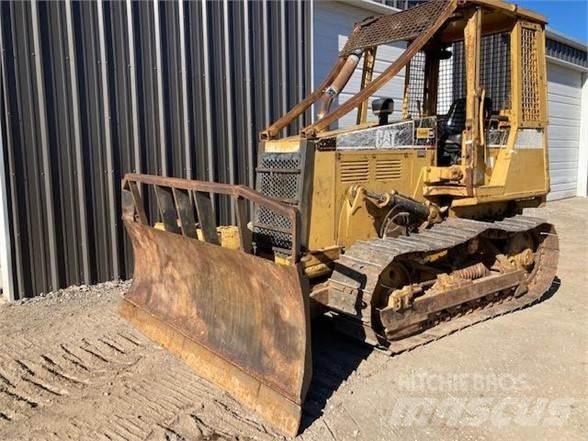 CAT D3C Верижни булдозери
