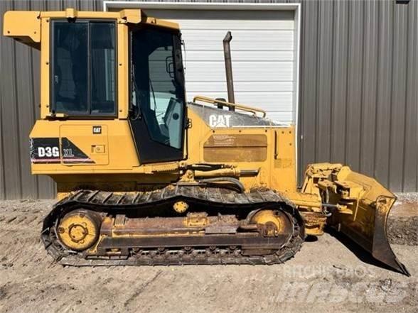 CAT D3G Верижни булдозери
