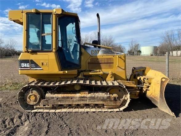 CAT D4G XL Верижни булдозери
