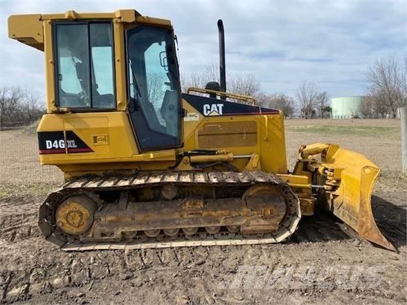 CAT D4G XL Верижни булдозери

