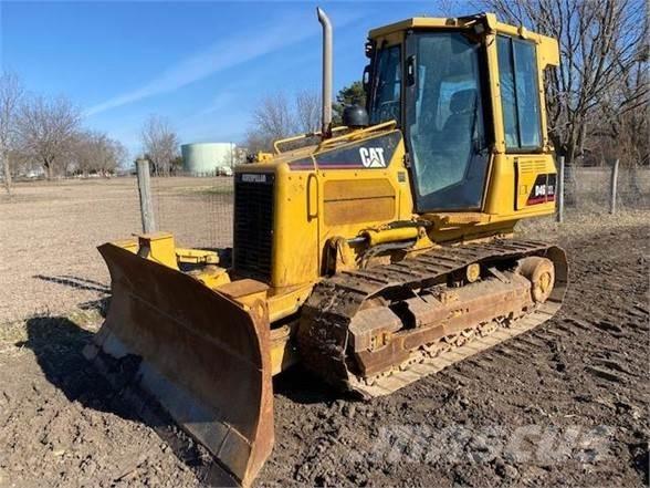 CAT D4G XL Верижни булдозери
