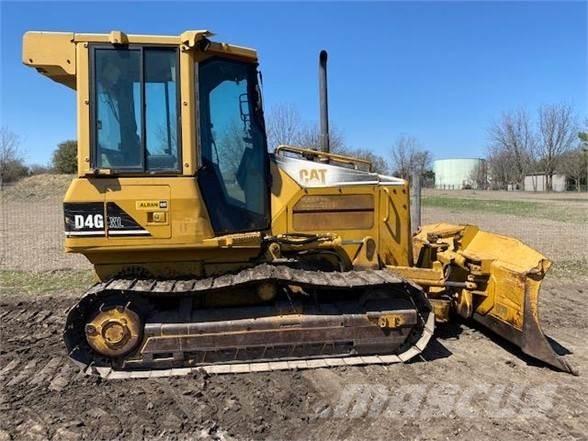 CAT D4G XL Верижни булдозери
